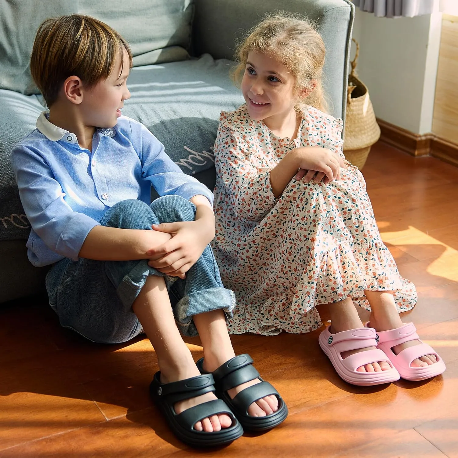 Axcone Kid's Boys Girls Comfort Clogs Slippers Cartoon Garden Shoes Breathable Non-Slip Beach Pool Sandal All-Terrain Parallel Bars Cloud Slippers（Toddler/Little Kids/Big Kids）