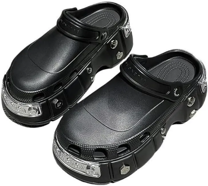 Clogs Fashion Women Men Thick Bottom Rivet Clogs Outdoor Slippers Summer Sandals Unisex Garden Shoes
