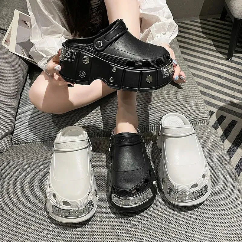 Clogs Fashion Women Men Thick Bottom Rivet Clogs Outdoor Slippers Summer Sandals Unisex Garden Shoes
