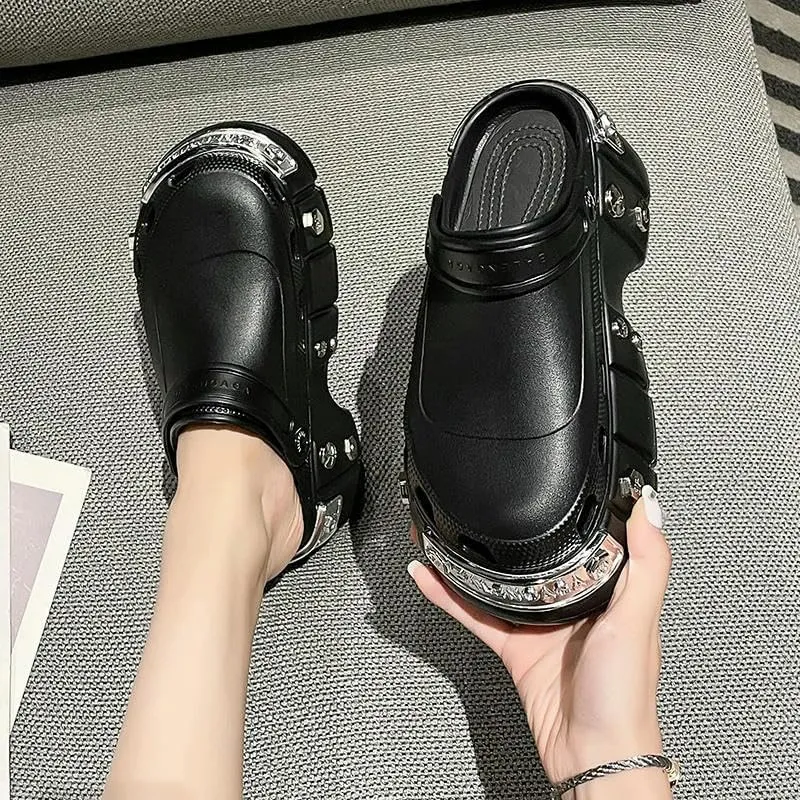 Clogs Fashion Women Men Thick Bottom Rivet Clogs Outdoor Slippers Summer Sandals Unisex Garden Shoes
