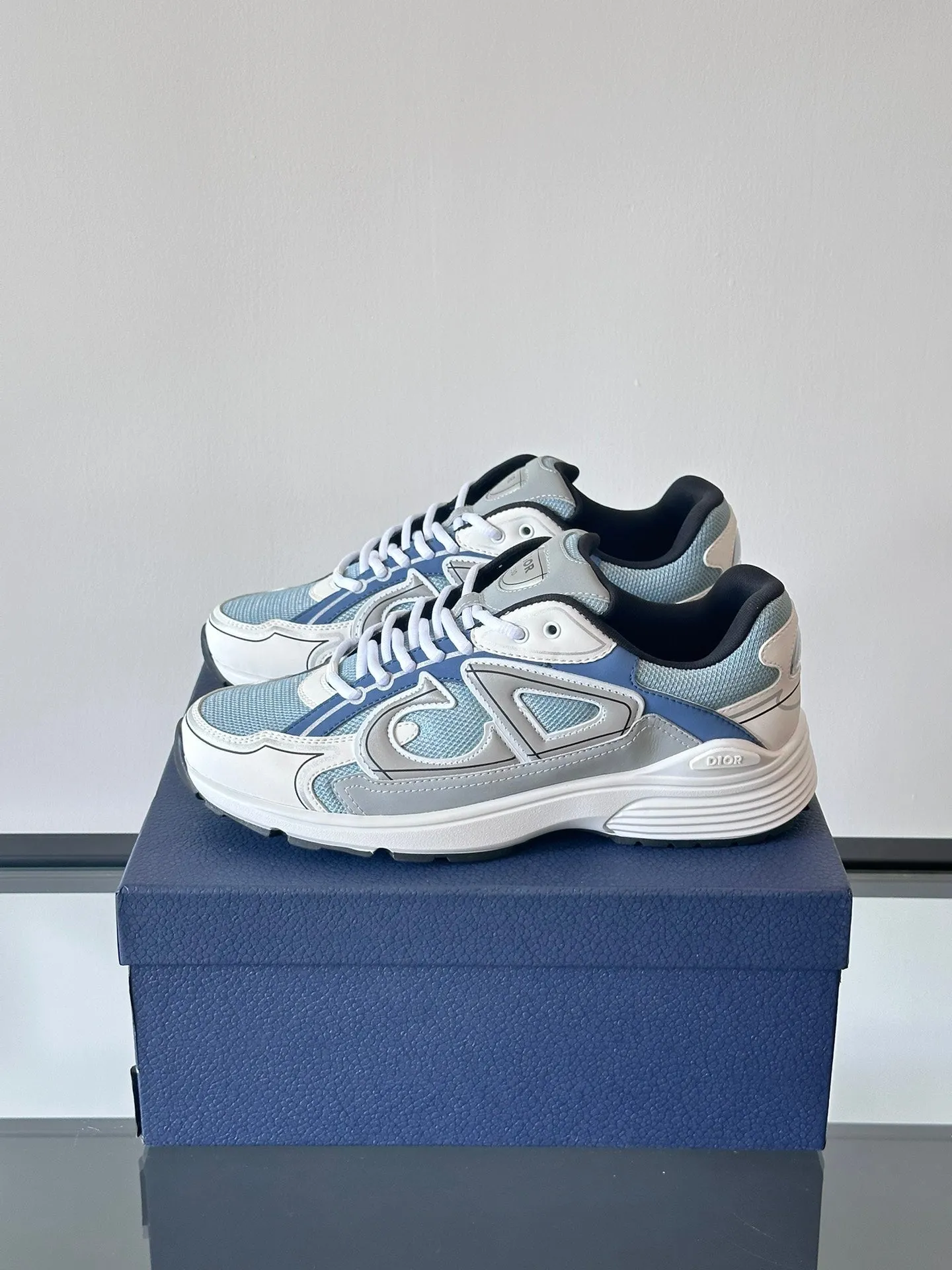DIOR B30 WHITE BLUE Minimalistic Retro-inspired