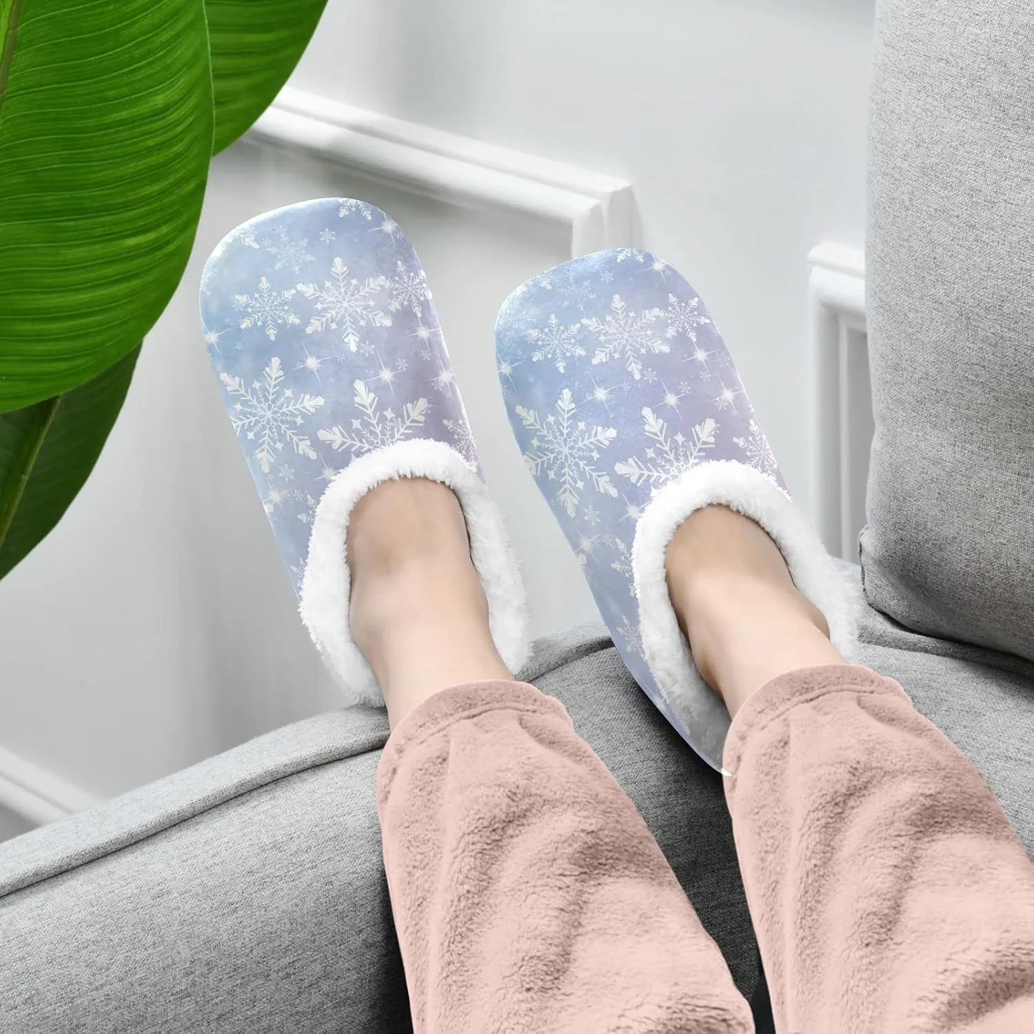 DOMIKING Snowflakes Christmas Winter House Slippers Fuzzy Non-Slip Soft Sole Slippers Cozy Feet Slippers for Bed Bedroom Indoor Guest M