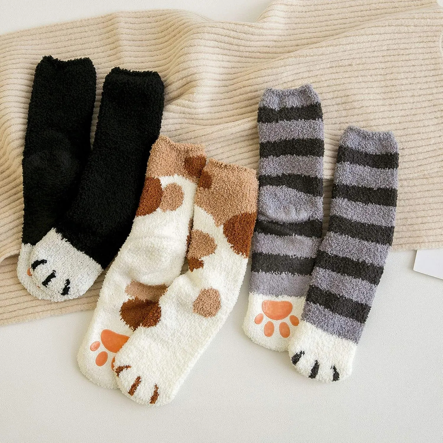 ELFJOY Women Girls Cute Kitty Cat Paws Slipper Socks with Grippers - Fuzzy Anti-Skid Socks(5 Pairs)