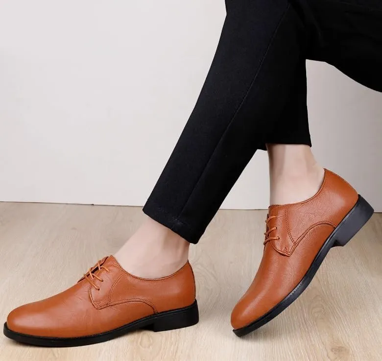 Man Brogue Shoes Men's Casual Retro Wedding Work Business Shoes Classic Pointed Toe Slip-On Shiny Checkered Comfortable Dress Loafers