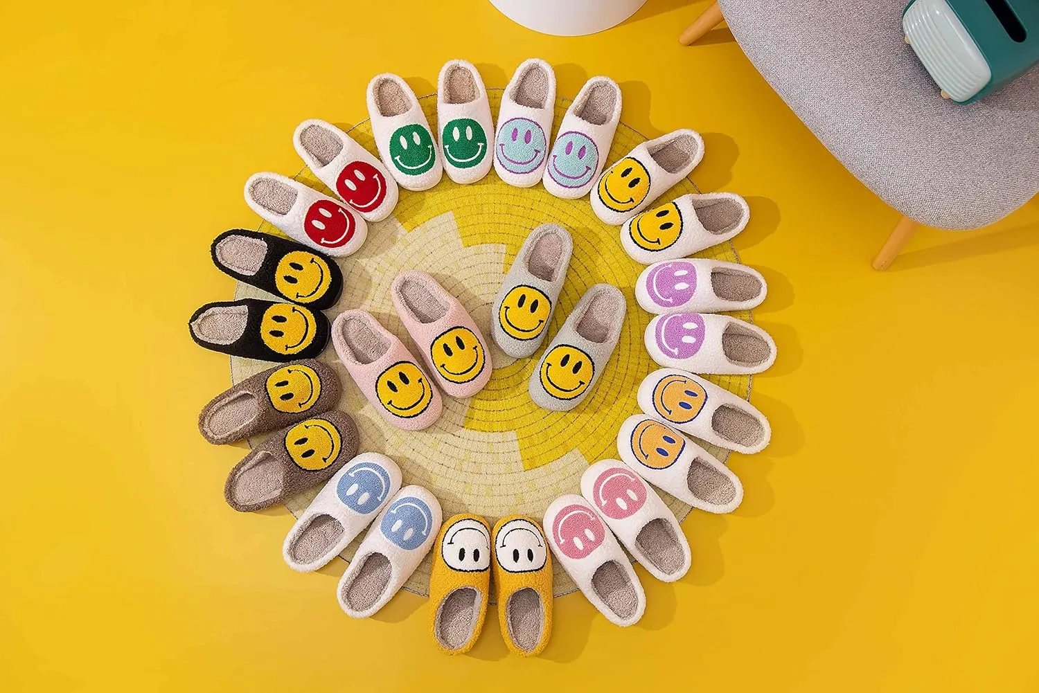 NEVEROLD Fun Happy Face Smile Emoticon Fluffy Sherpa Slip On House Slippers for Women and Men