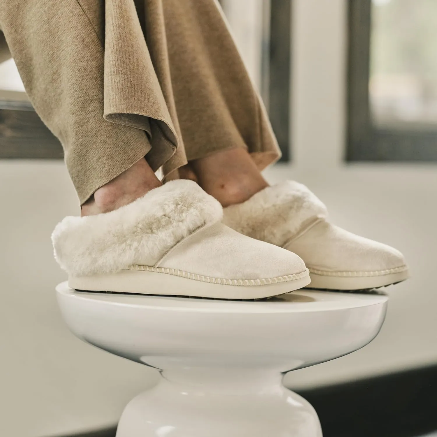 OLUKAI Ku'i Women's Slipper, Soft Full-Grain Leather & Wool Blend Footbed, Wet Grip Soles for Inside & Outside Wear, Cute & Comfortable Slip-On