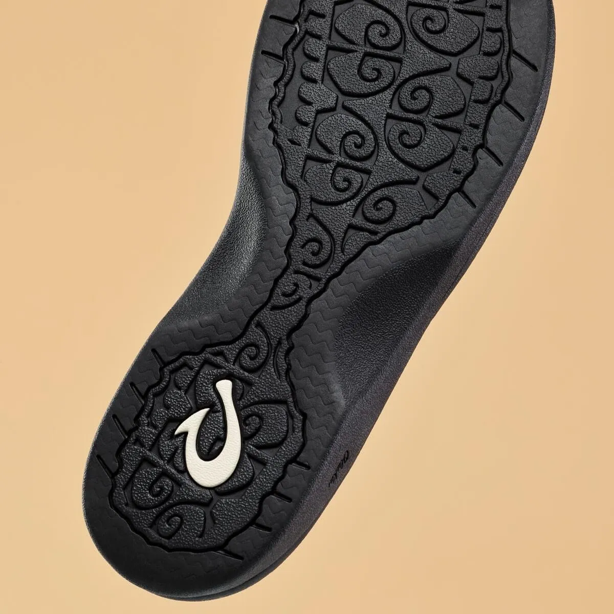 OLUKAI Ohana Women's Beach Sandals, Water Resistant Flip Flops, Arch Support & Comfort Fit, Lightweight & Durable, Enhanced Grip & Traction