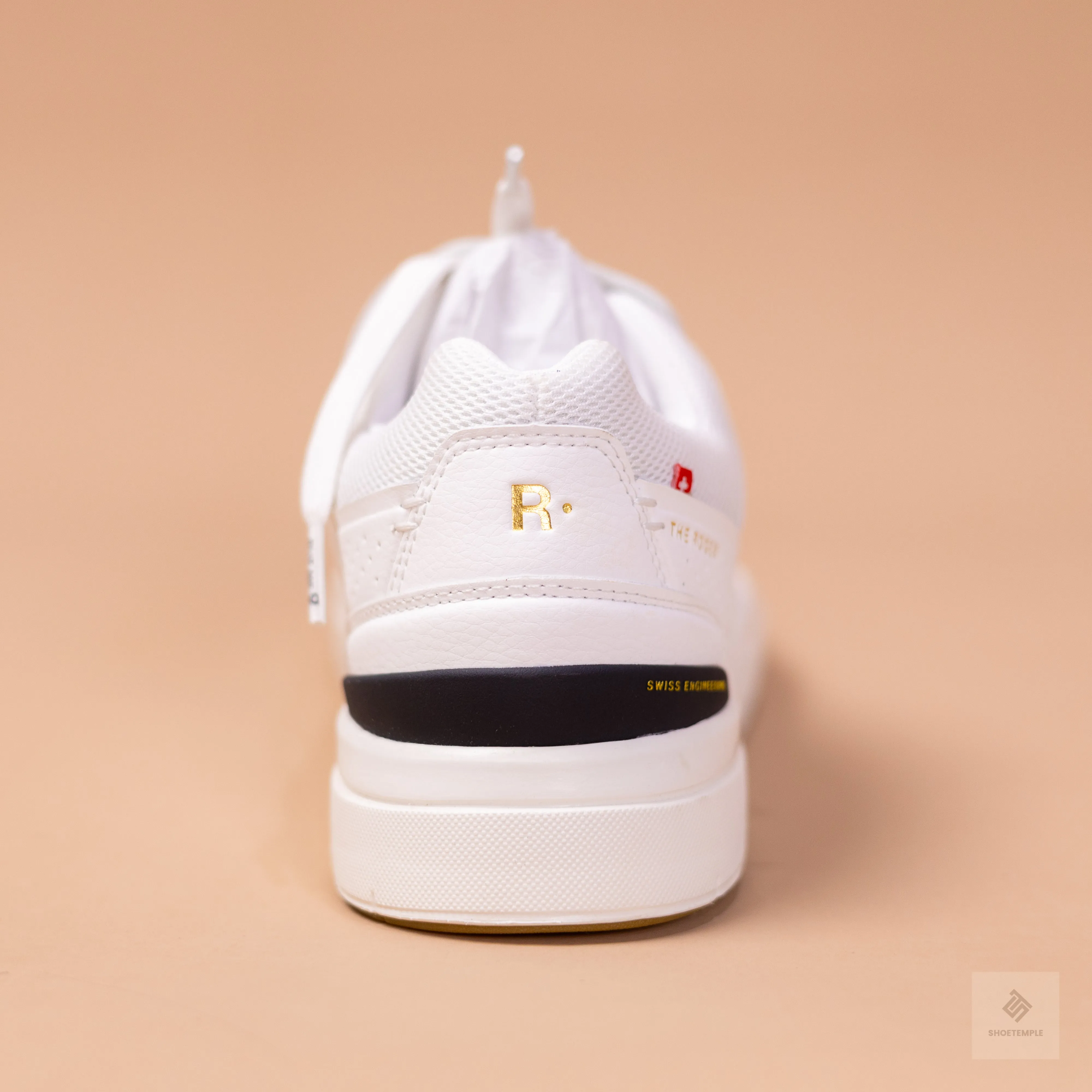 On The Roger Centre Court Low Top Sneakers