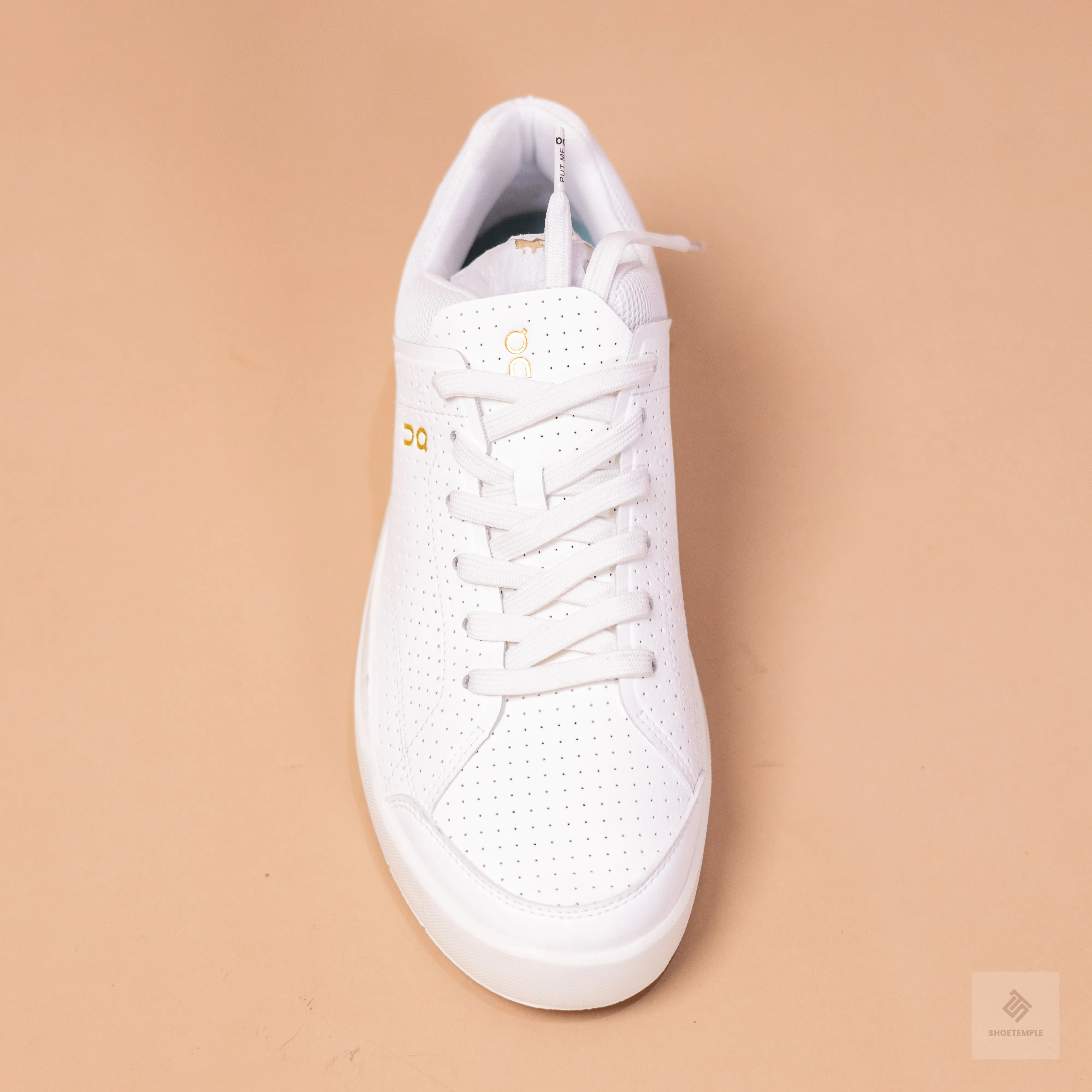 On The Roger Centre Court Low Top Sneakers