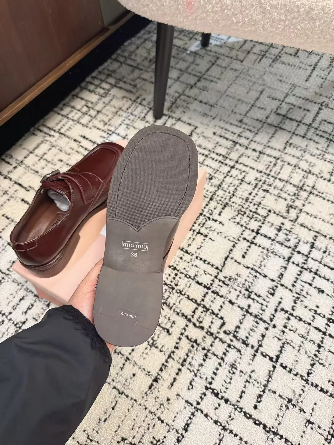 SQUARE TOE OXFORD IN SANGRIA RED SHINY CALFSKIN