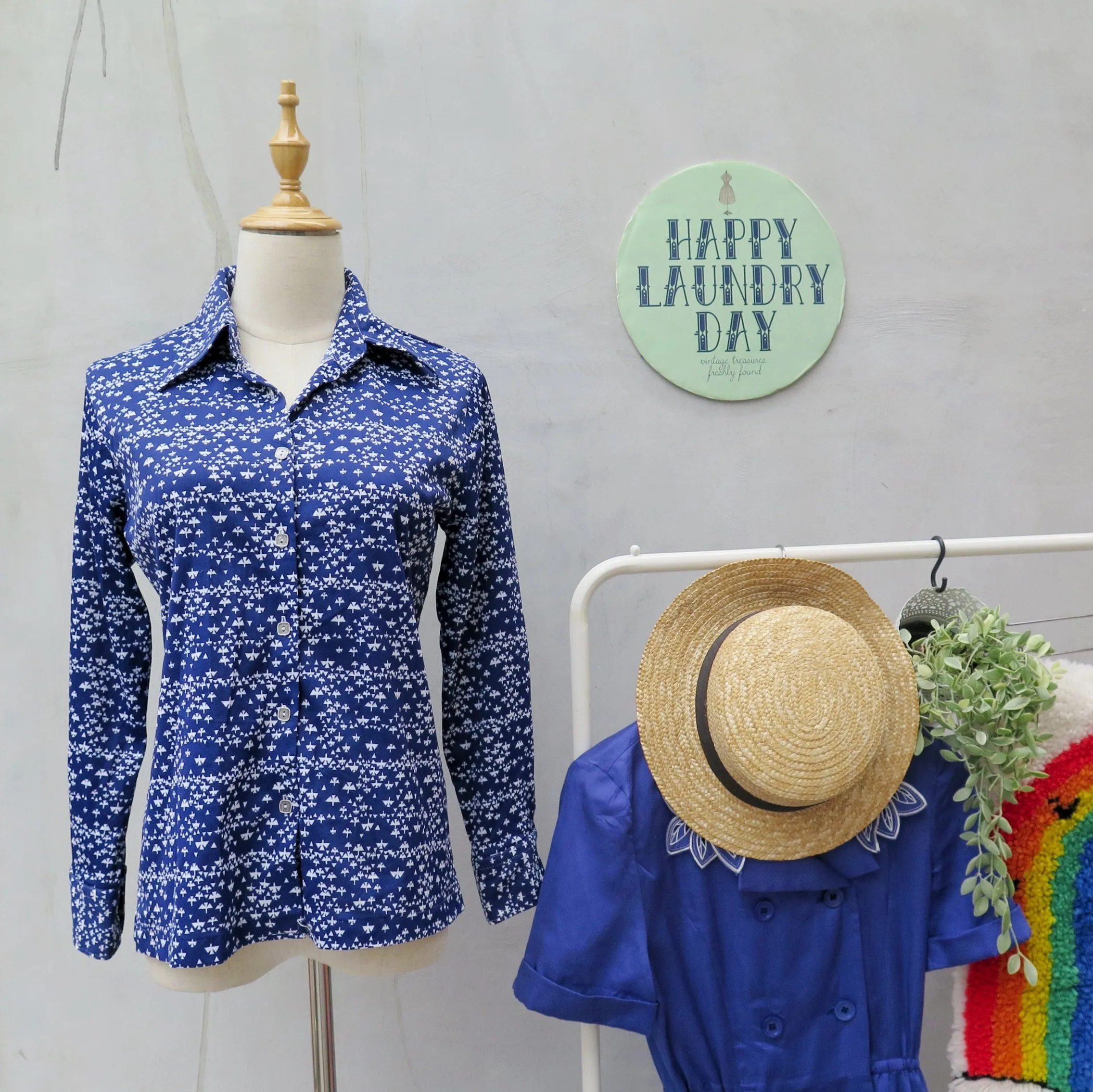 Three's a lucky no. | Vintage 1950s 1960s exaggerated collar Long-sleeve Dark blue and white pinwheel print Shirt
