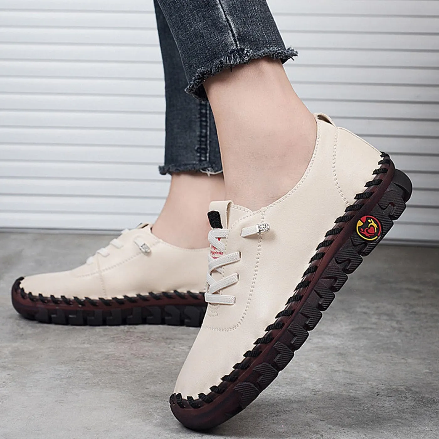 Ultra Soft Orthopedic Shoes for Women Leather Round Toe Flat Shoes Casual Walking Shoes with Arch Support Comfort Breathable