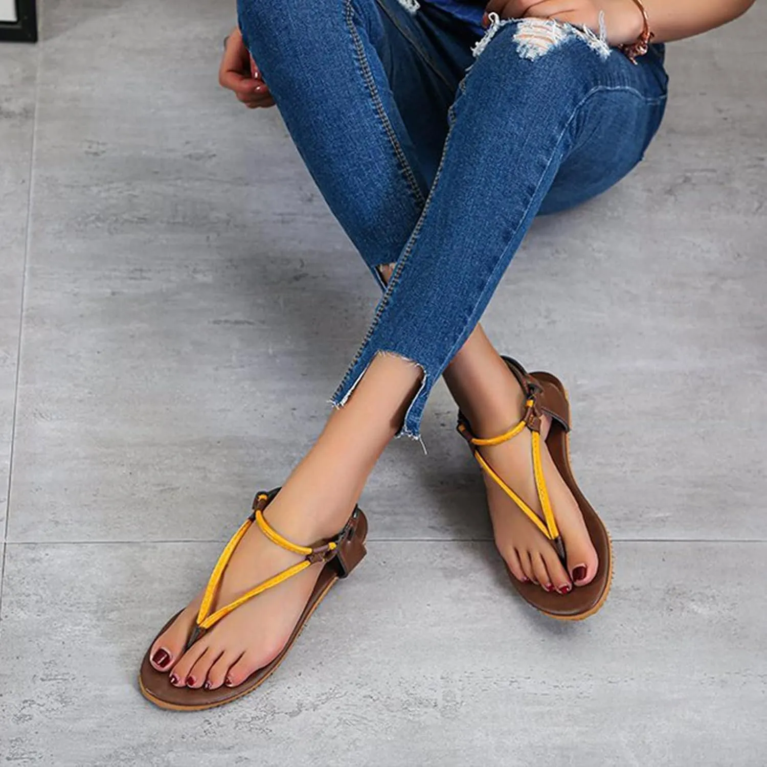 Women’s Classic Retro T-Strap Sandals Summer Beach Thong Flats with Adjustable Buckle Casual Soft Dressy Sandal
