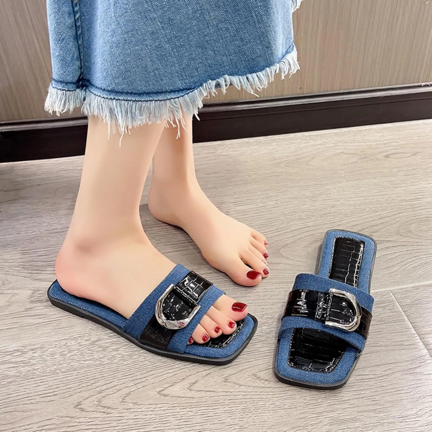 Women's Fashion Denim Flat Slide Sandals with Metal Buckle Decor Summer Square Open Toe Comfortable Slip-On Slides Beach Party Dress Slippers