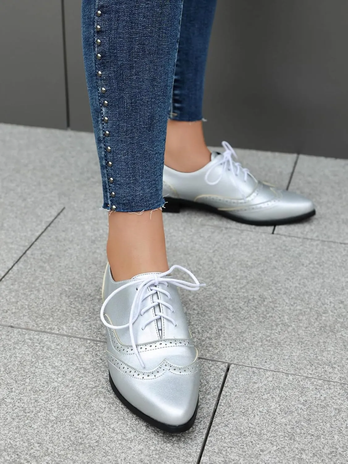 Women's Pointed Toe Oxford Flats Lace Up Brogue Comfort Wingtip Shoes Vintage Dress Low Heel Closed Toe Pumps