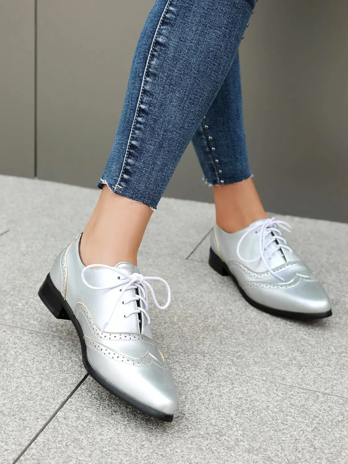 Women's Pointed Toe Oxford Flats Lace Up Brogue Comfort Wingtip Shoes Vintage Dress Low Heel Closed Toe Pumps