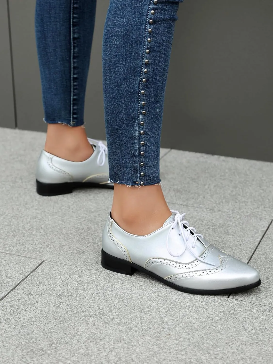 Women's Pointed Toe Oxford Flats Lace Up Brogue Comfort Wingtip Shoes Vintage Dress Low Heel Closed Toe Pumps