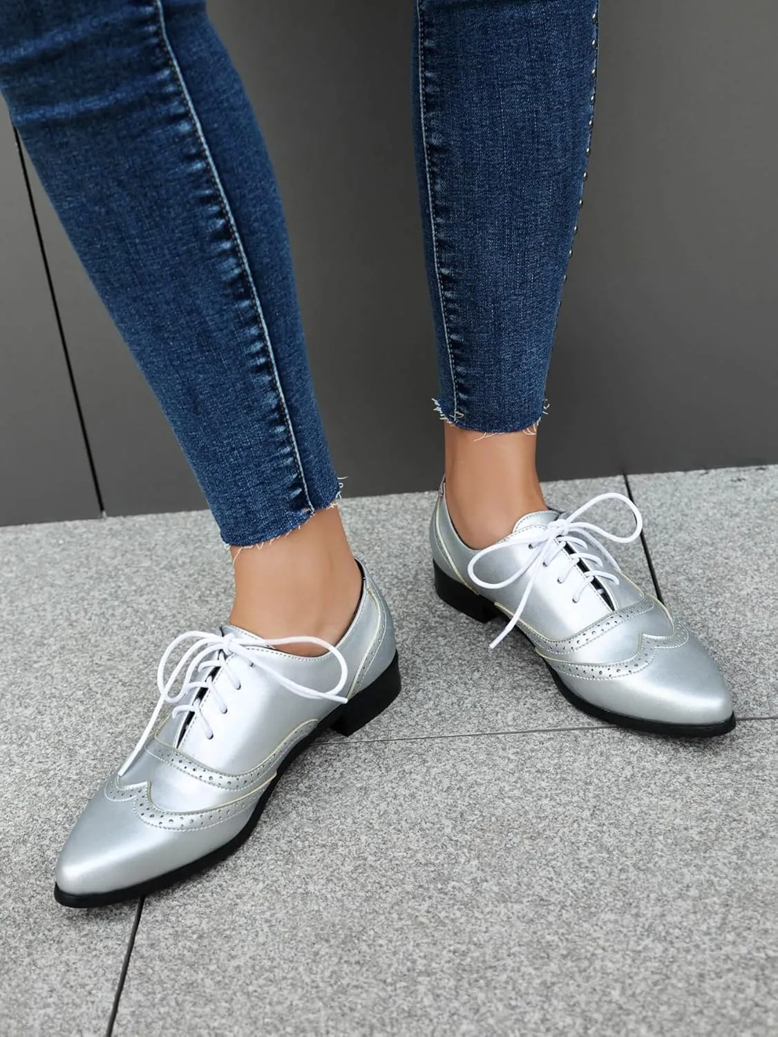 Women's Pointed Toe Oxford Flats Lace Up Brogue Comfort Wingtip Shoes Vintage Dress Low Heel Closed Toe Pumps