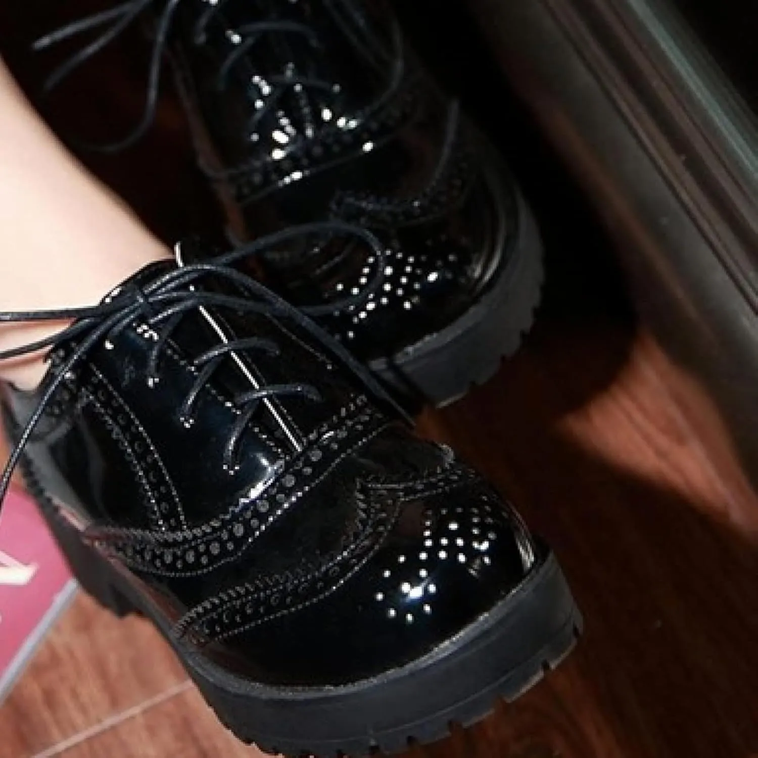 Women's Round Toe Lace up Oxford Shoes Soft Low Heel Loafers with Perforated Wings Brogue Women's Bottom Shoes