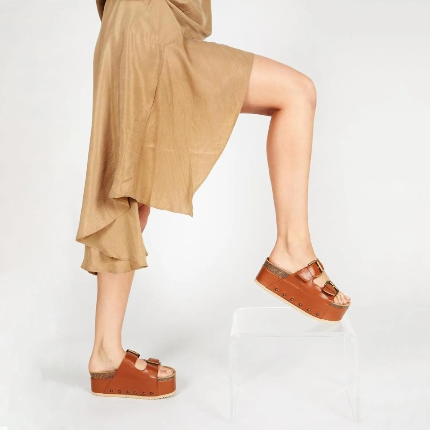Yishaweiqi Women's Suede Platform Sandals Comfortable Cork Footbed Studded Flatform Sandals Adjustable Buckle Straps Flat Clogs Slide Sandals