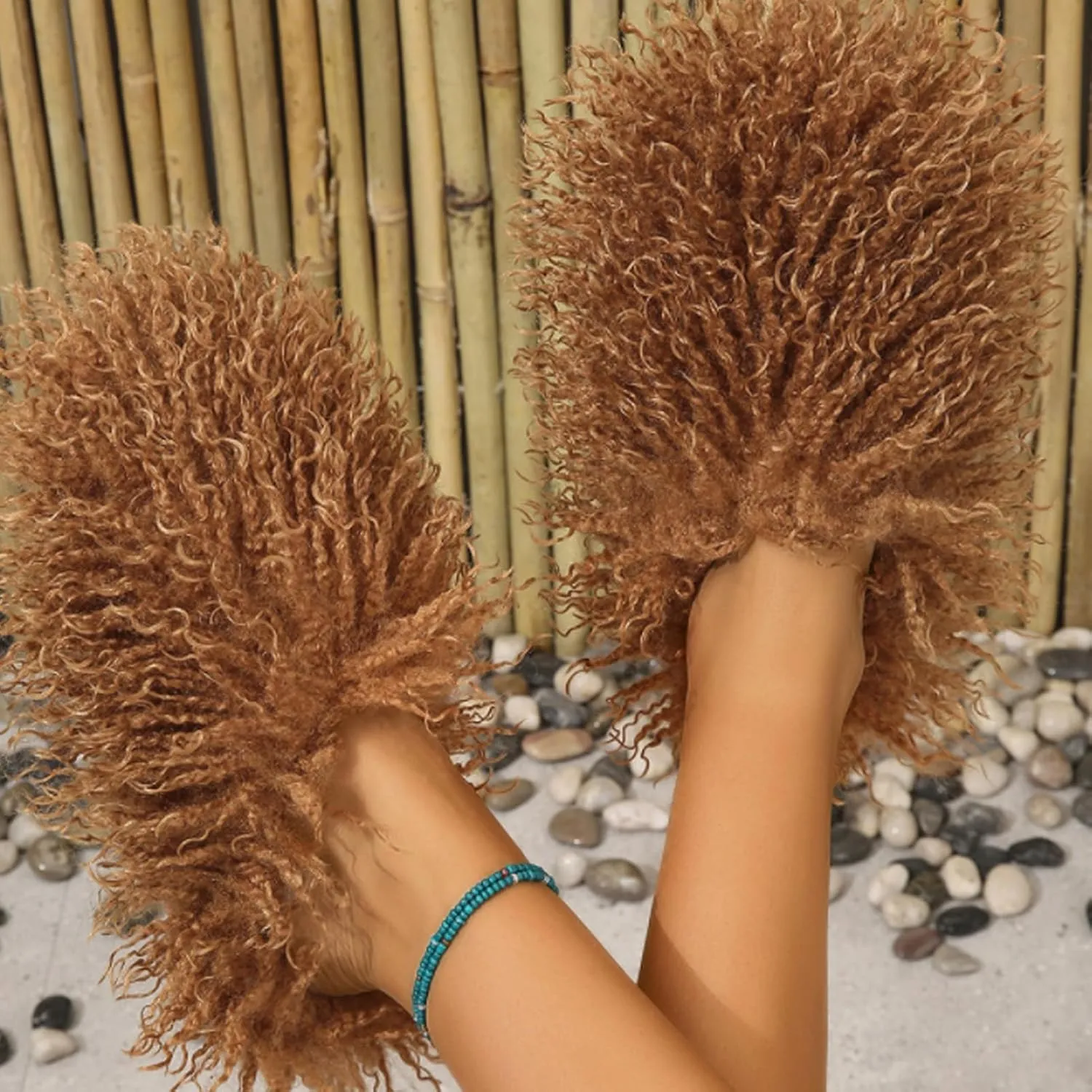 YXCFEWD Women's Plush Faux Fur Slippers - Fluffy and Warm Slide-On Slipper for Cozy Comfort