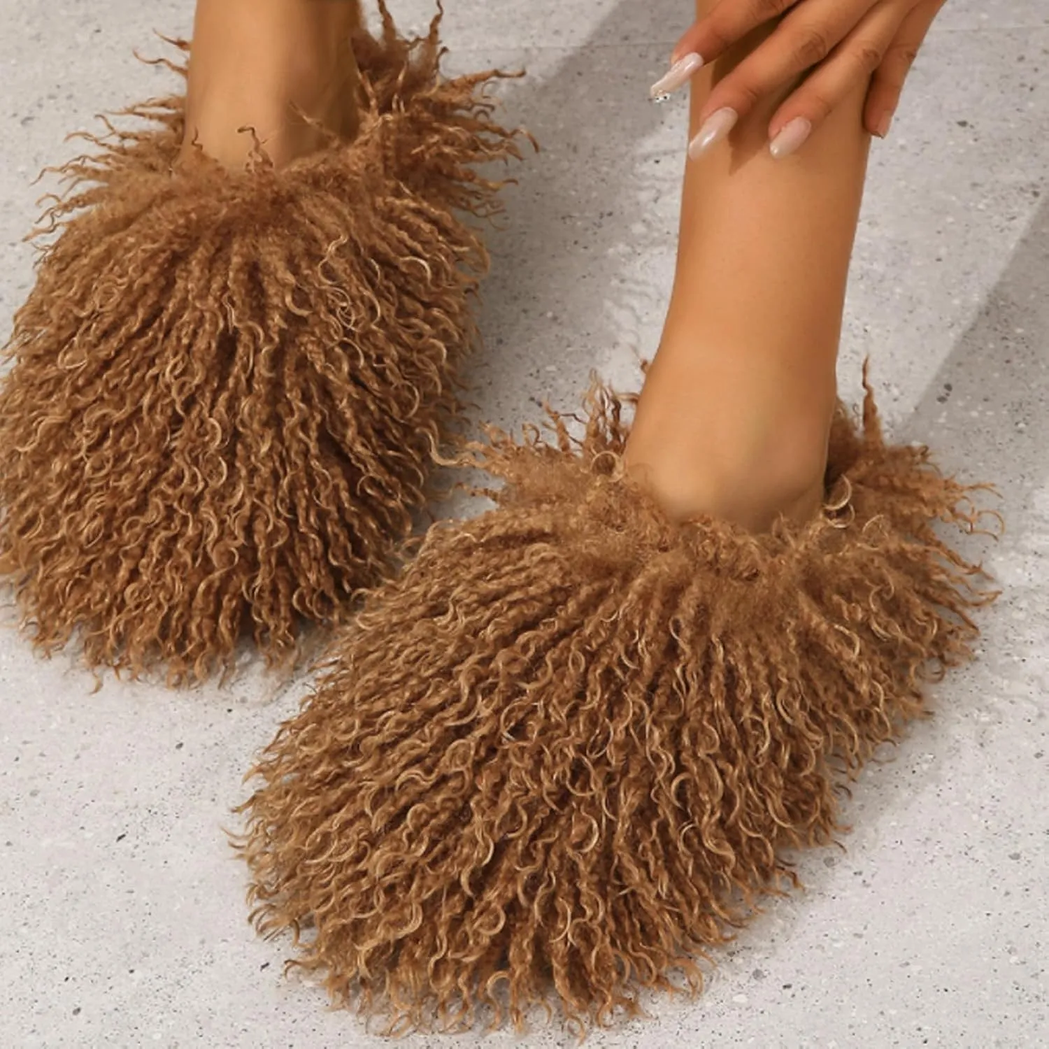 YXCFEWD Women's Plush Faux Fur Slippers - Fluffy and Warm Slide-On Slipper for Cozy Comfort