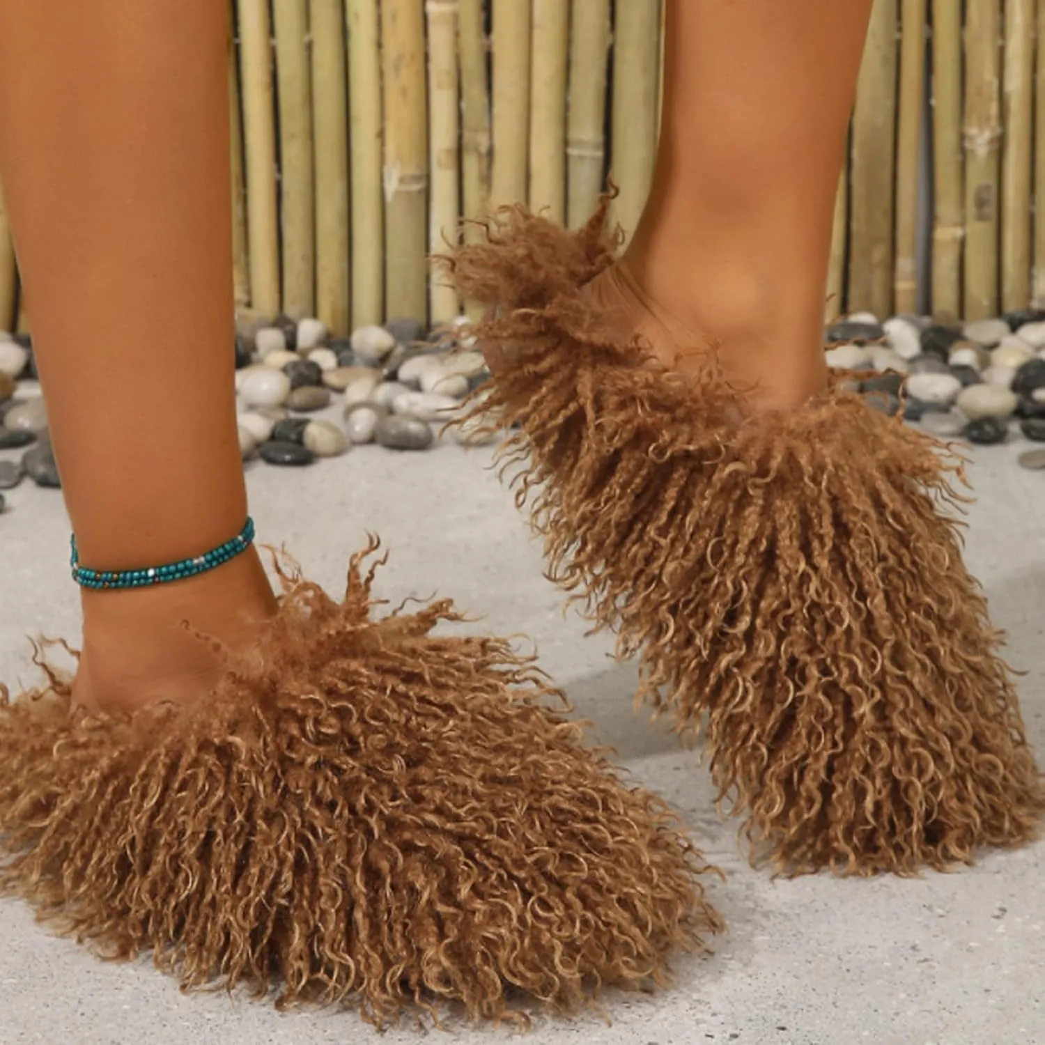 YXCFEWD Women's Plush Faux Fur Slippers - Fluffy and Warm Slide-On Slipper for Cozy Comfort