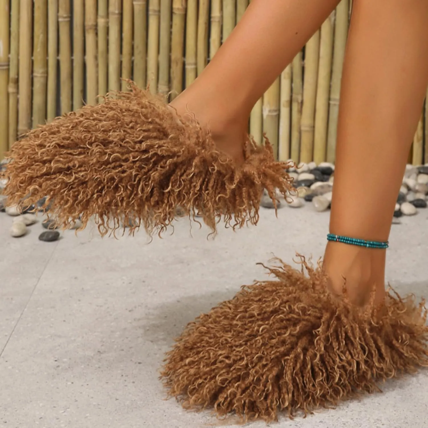 YXCFEWD Women's Plush Faux Fur Slippers - Fluffy and Warm Slide-On Slipper for Cozy Comfort
